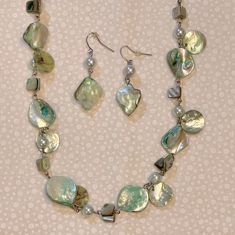 Shell Necklace and Earring Set - Sea Foam Green